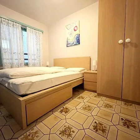 In With Stunning Sea View Apartment